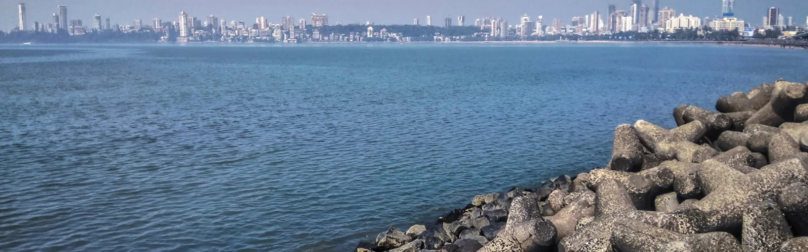 Exploring Marine Drive: The Queen’s Necklace Experience