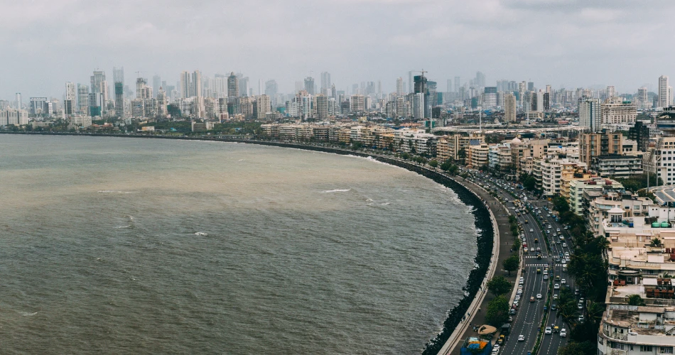 Menjelajahi Marine Drive. Pengalaman Kalung Ratu