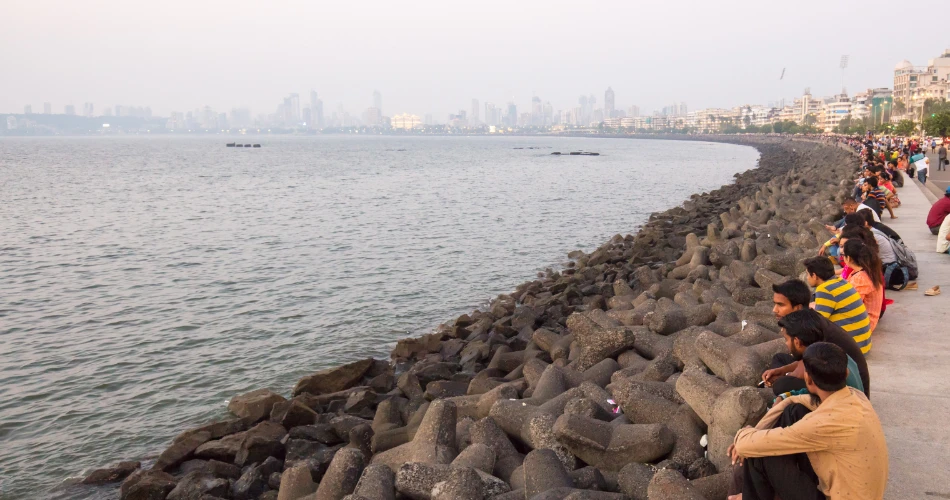 Menjelajahi Marine Drive. Pengalaman Kalung Ratu
